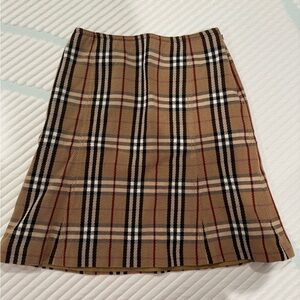 BURBERRY GIRLS SKIRT size 36 in Burberry
